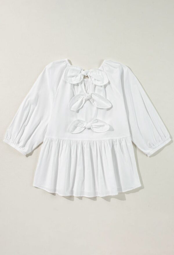 Blusa blanca con lazo